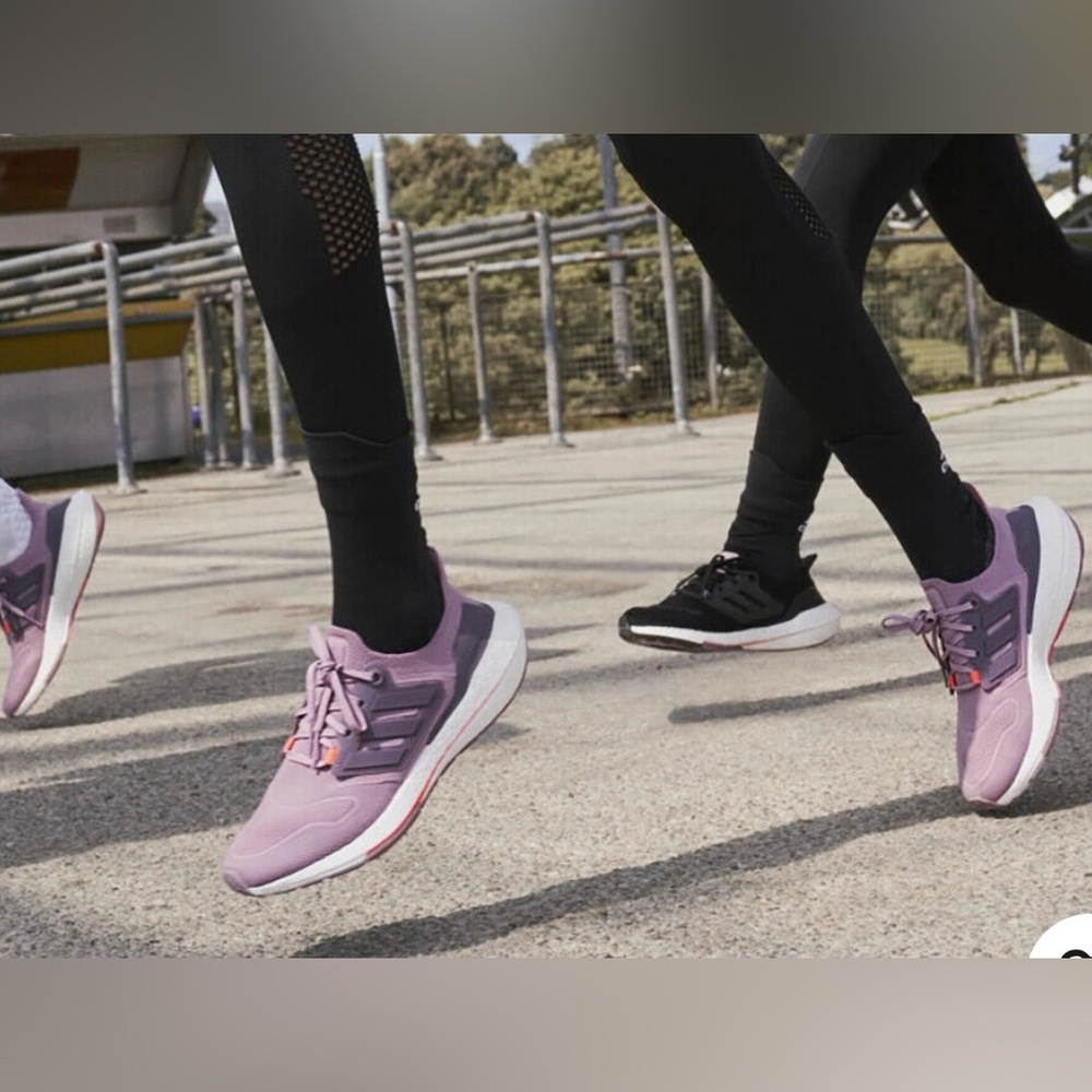 New Adidas Ultraboost 22 Running Sneaker, Mauve/ Legacy Purple /turbo,  Size 8.5